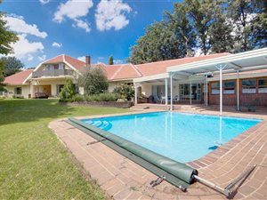 5 Bed House in Bryanston