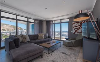 2 Bedroom Apartment in Foreshore