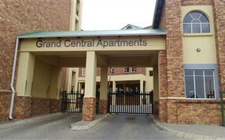 1 Bedroom Apartment in Halfway House