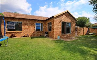 3 Bedroom Townhouse in Honeydew Ridge