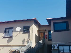 3 Bed Apartment in Emmarentia