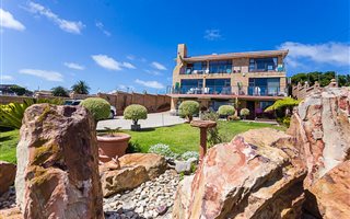 2 Bedroom House in Mossel Bay Central