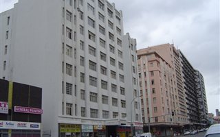 1 Bedroom Apartment in Albert Park
