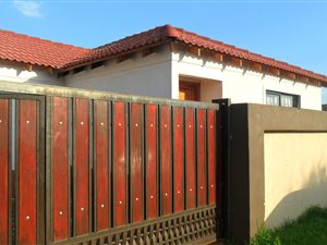 3 Bed House in Villa Liza