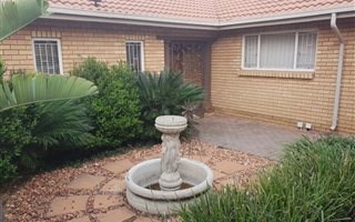 3 Bedroom House in Moreleta Park