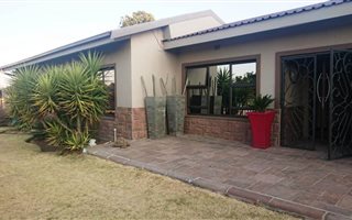 4 Bedroom House in Kinross