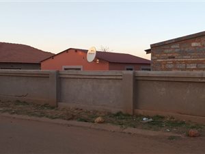 2 Bed House in Etwatwa