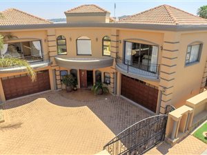 5 Bed House in Bassonia