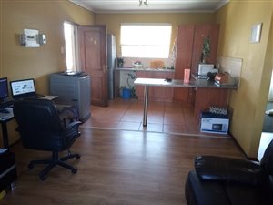 2 Bed Flat in Kleinfontein