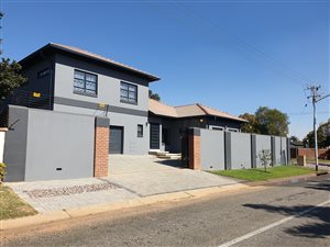 3 Bed House in Murrayfield