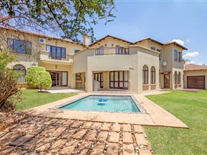 5 Bed House in Dainfern