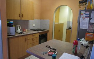 2 Bedroom House in Eloffsdal