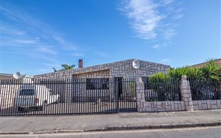 8 Bedroom House in Churchill Estate