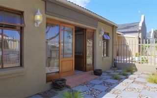 2 Bedroom House in Strand Central