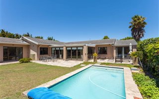 3 Bedroom House in Constantia
