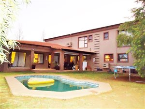 4 Bed House in Woodland Hills