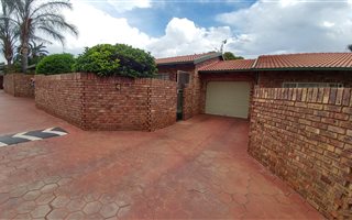 2 Bedroom Townhouse in Clubview