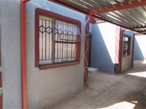 5 Bed House in Batho