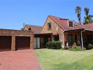 3 Bed Townhouse in Dormehlsdrift