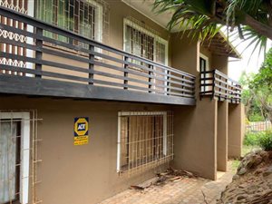 4 Bed House in Trafalgar