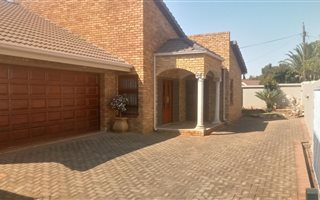 3 Bedroom Cluster in Kenmare