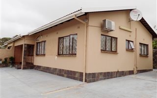 3 Bedroom Townhouse in Park Rynie