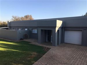 3 Bed House in Kameeldrift East