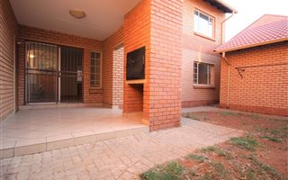 3 Bedroom Apartment in Silver Lakes