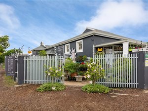 623 m² Commercial space in George South