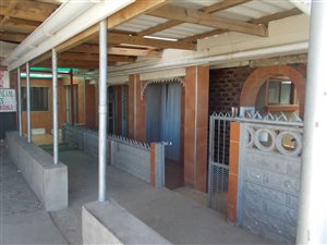 8 Bedroom House in Parkridge
