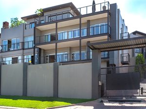 4 Bed Apartment in Lyme Park