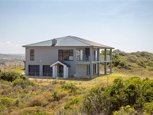 3 Bed House in Cannon Rocks