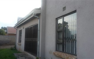 4 Bedroom House in Kwa Thema