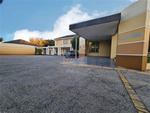 580 m² Commercial space in New Redruth