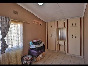 3 Bed House in Montford