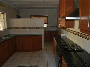 3 Bedroom House in Athlone Park