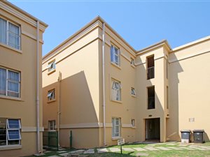 2 Bed Apartment in Johannesburg Central and CBD
