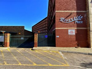 2 Bed Apartment in Zwartkop