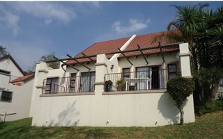 2 Bedroom Duplex in Constantia Kloof