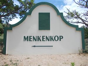 4 Bed House in Menkenkop
