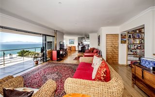 8 Bedroom House in Murdock Valley