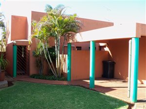 2 Bed Townhouse in Doornpoort and surrounds