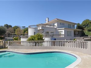 5 Bed House in Bramley