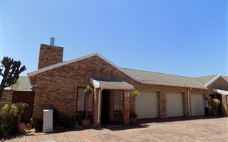 3 Bedroom Apartment in Jeffreys Bay