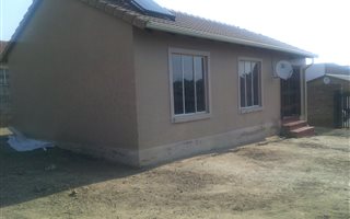 3 Bedroom House in Olievenhoutbos