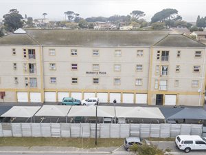 2 Bed Apartment in Cloetesville