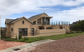 3 Bedroom House in Victoria Bay