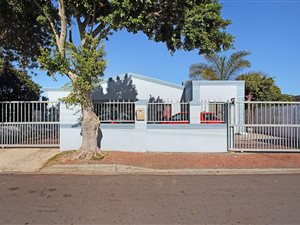 4 Bed House in Brantwood