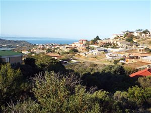 914 m² Land available in Hartenbos Heuwels