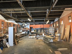 714 m² Industrial space in Elsies River